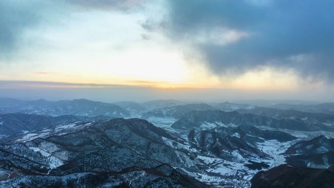 航拍东北本溪桓仁雪山日落延时