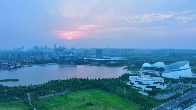 航拍南通市崇川区紫琅湖夕阳晚霞风景