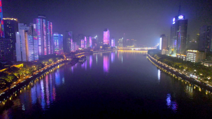 夜晚平静的珠江，广州滨江灯光