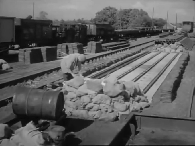 50年代铁路建设 铁路枕木铺设 铁轨建设
