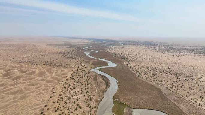 4K航拍新疆地区塔克拉玛干沙漠12
