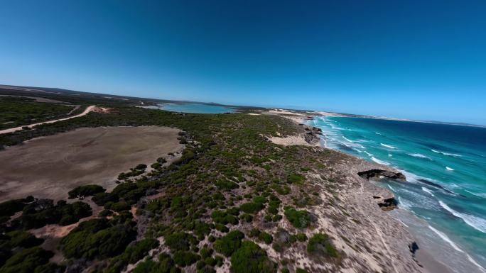 FPV无人机航拍海滩海浪冲击沙滩海岸线