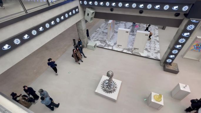 极简装修风格商城DJ街头潮流逛街艺术展