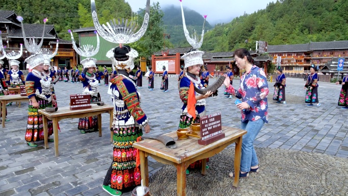 苗族高山流水喝酒 拦门酒 少数民族风情