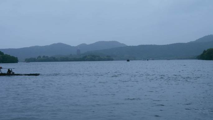 雨中西湖美景