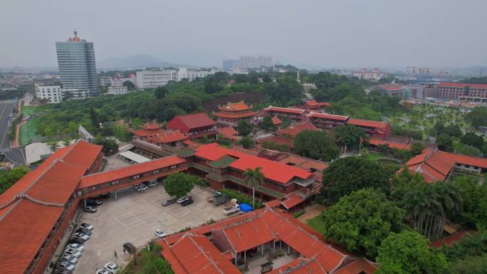 航拍漳州南山禅寺景观