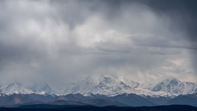 川西积雨云雪山延时摄影