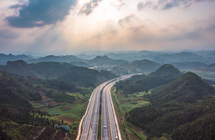 4K 傍晚山区公路延时风光