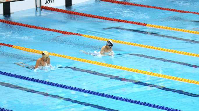 升格实拍水立方国家游泳中心蛙泳比赛运动员