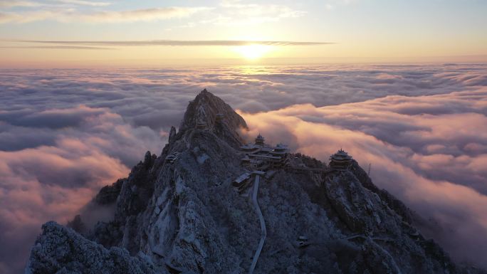 河南洛阳老君山雪景云海夕阳晚霞