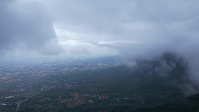 夏季湿气大多雨天气