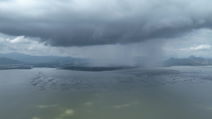 暴雨天气