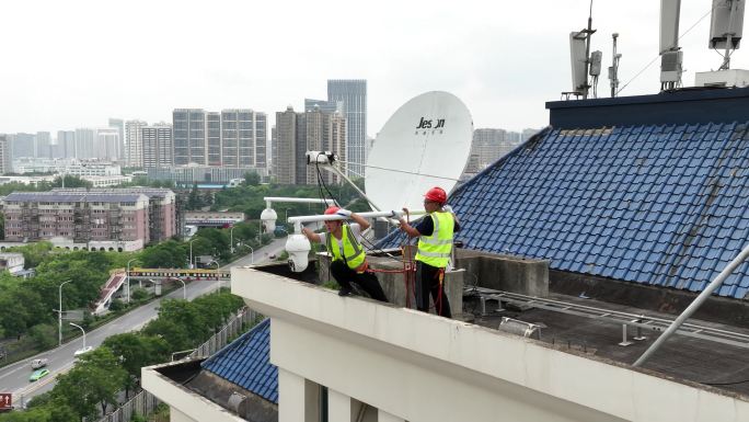 中国移动高空安装监控设备