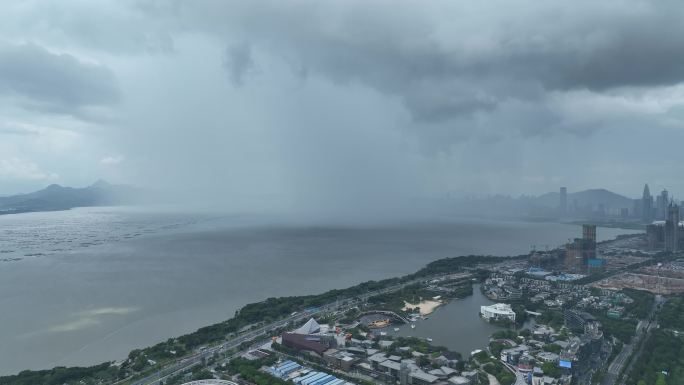 深圳南山区暴雨天气