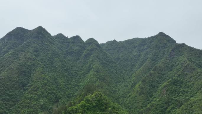 五峰县葱绿的山峰4K航拍