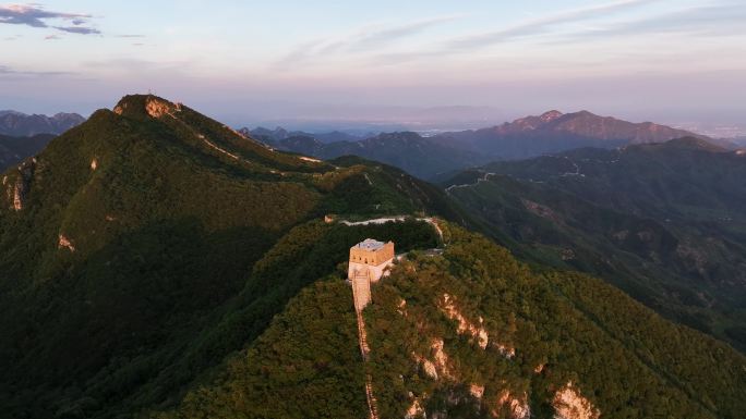 航拍万里长城箭扣夕阳西下