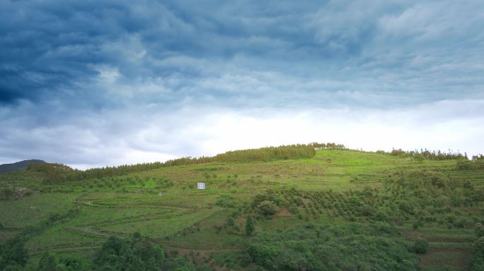 4K航拍实景青山浓云曙光素材