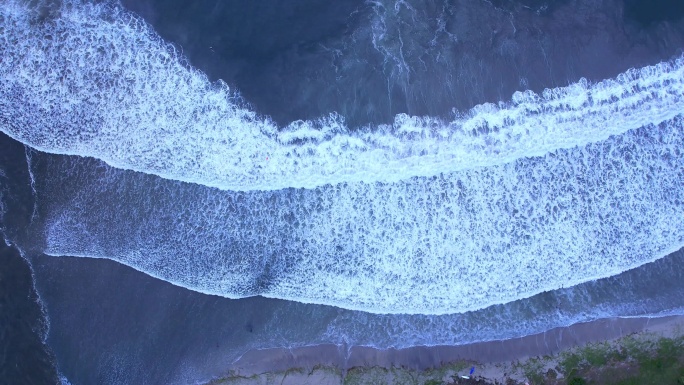 【4K可商用】俯拍毛里求斯岸边卷积白浪花