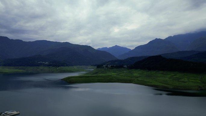 雅女湖 绿水青山 风景 山水 山河 壮丽