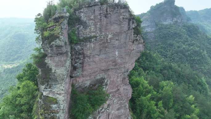 航拍浙江绍兴新昌穿岩十九峰景区丹霞地貌