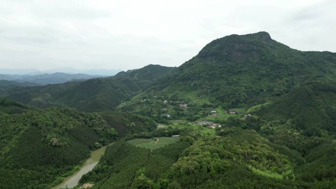 乡村峡谷大山深处航拍