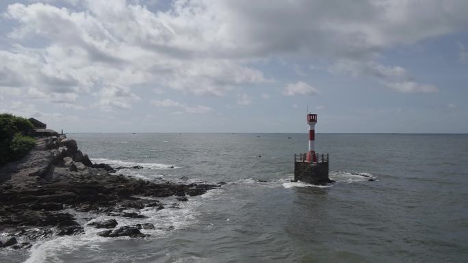 航拍北海冠头岭礁石海岸灯塔