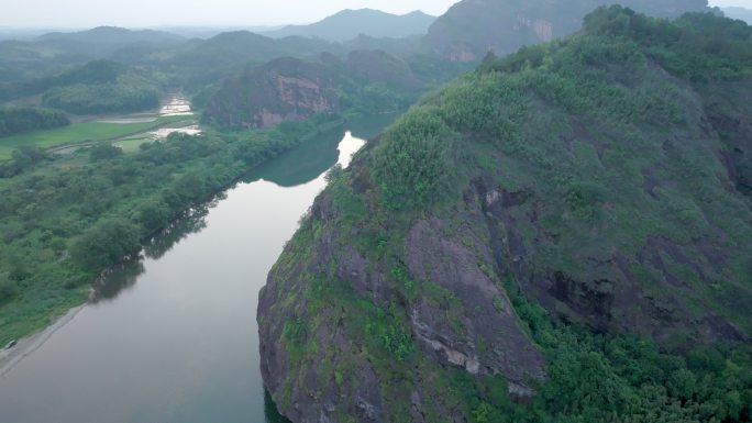 航拍江西鹰潭龙虎山景区