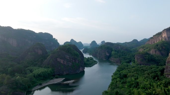 航拍江西鹰潭龙虎山景区