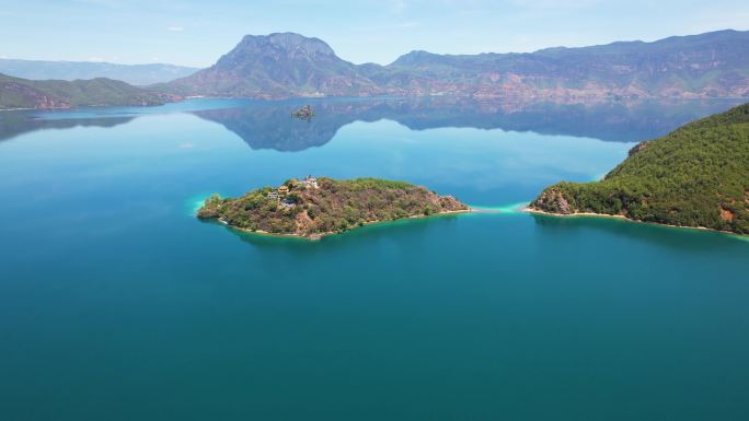 泸沽湖震撼大景航拍