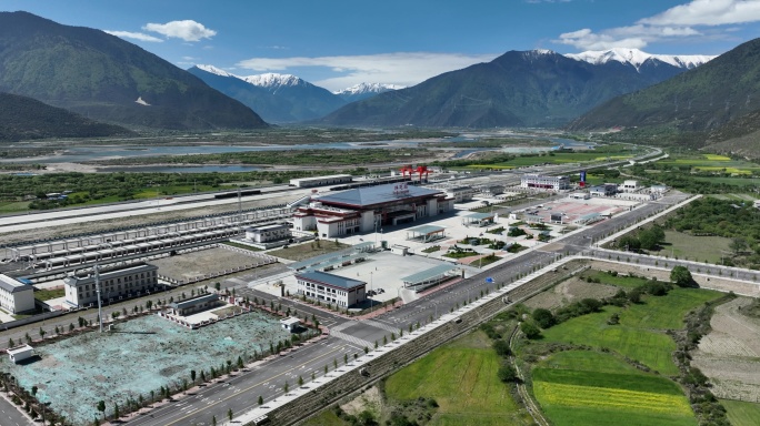 川藏铁路林芝站