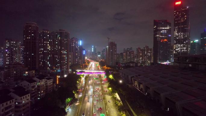 深圳夜晚滨河大道上下班车流城市动脉