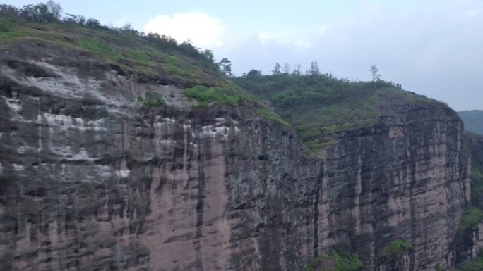 航拍江西鹰潭龙虎山景区