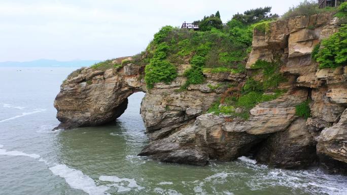 航拍大连金石滩地质公园的恐龙探海