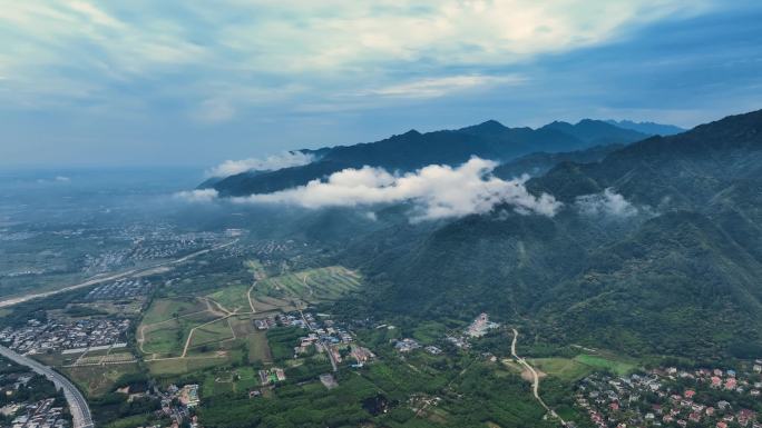 航拍秦岭圭峰山