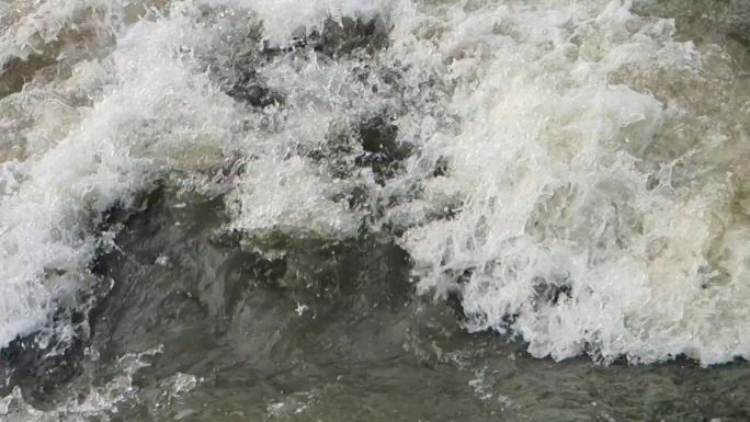 水浪花海浪溅起水浪飞溅浪花水花源泉水流走