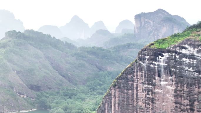 航拍江西鹰潭龙虎山景区