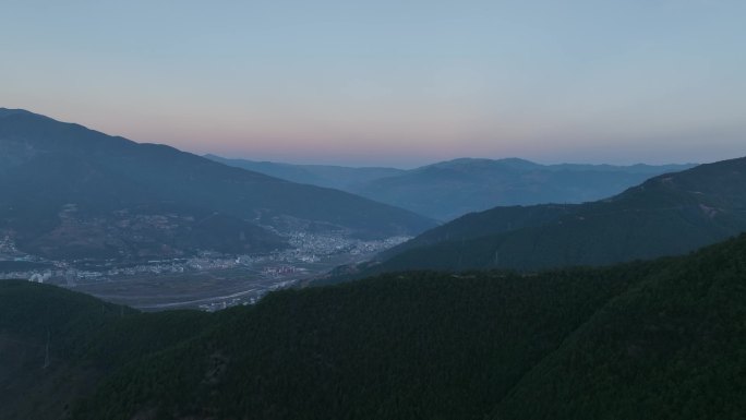 山 空境 清晨 喜得县 脱贫