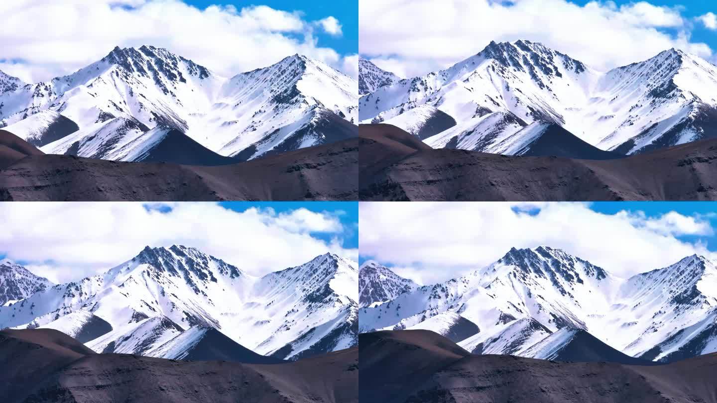 帕米尔高原的雪山美景