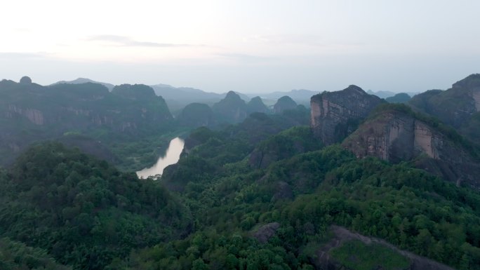 航拍江西鹰潭龙虎山景区