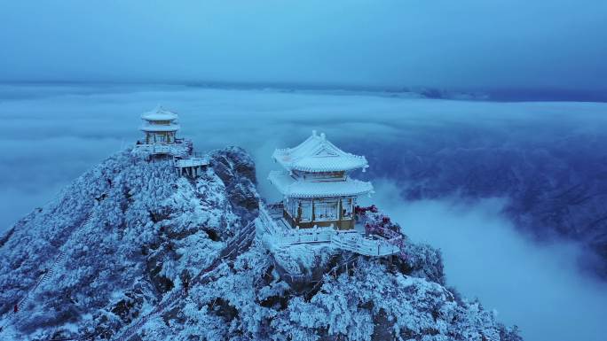 河南洛阳老君山绝美云海雪景日落