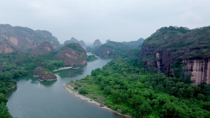 航拍江西鹰潭龙虎山景区