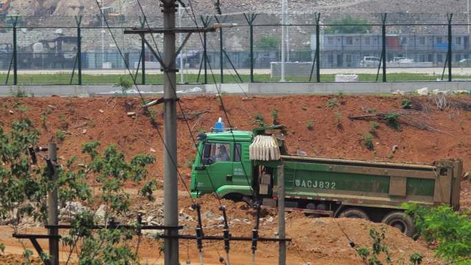 飞机场跑道扩建地基处理土石方工程