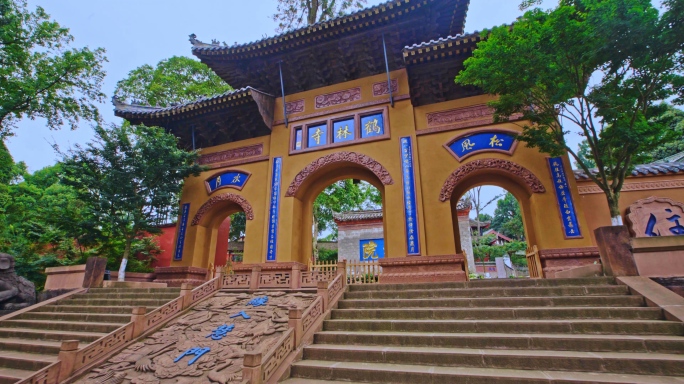 白鹤山景区里的鹤林寺