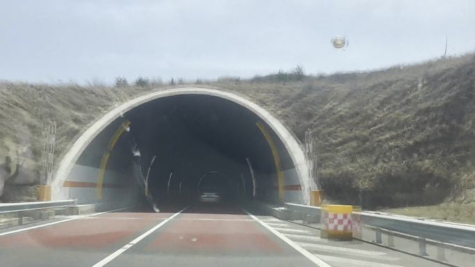 过隧道