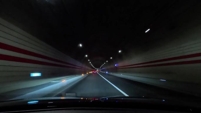 行车记录仪 高速公路 隧道