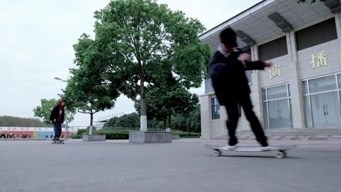 【4K】大学生玩滑板跳街舞