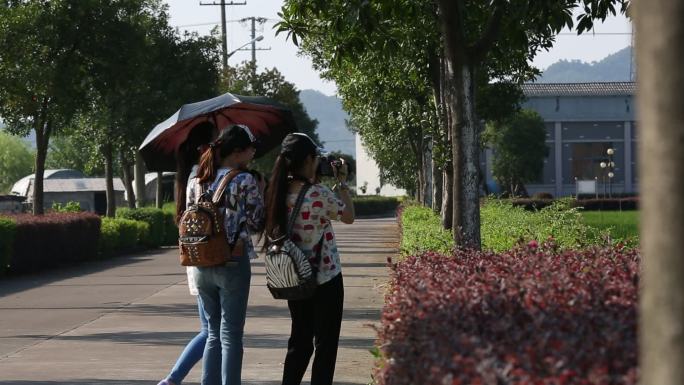 新农村环境大学生年轻人采风调查拍照旅游