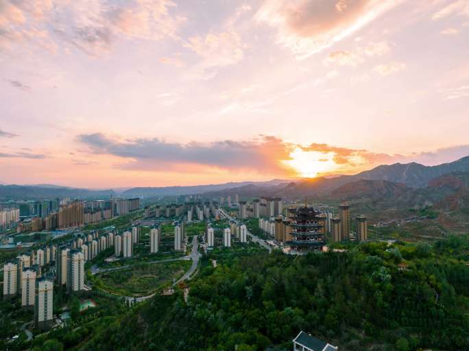 乐都区朝阳阁城市日落航拍延时