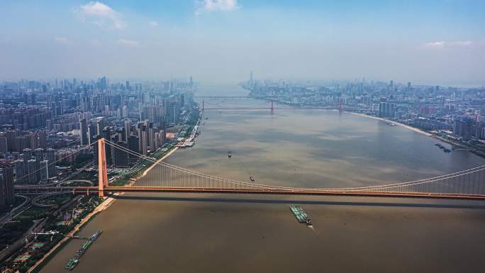 航拍武汉长江蓝天白云延时