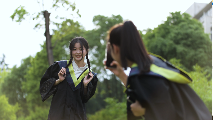 大学生毕业季学士服青春回忆毕业留念毕业照